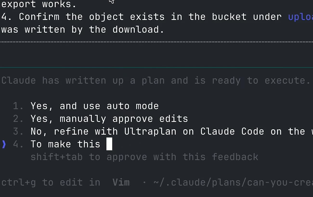 터미널에 'Claude has written up a plan and is ready to execute'와 함께 1. Yes, and use auto mode / 2. Yes, manually approve edits / 3. No, refine / 4. To make this 라는 계획 승인 선택지가 뜬 화면.