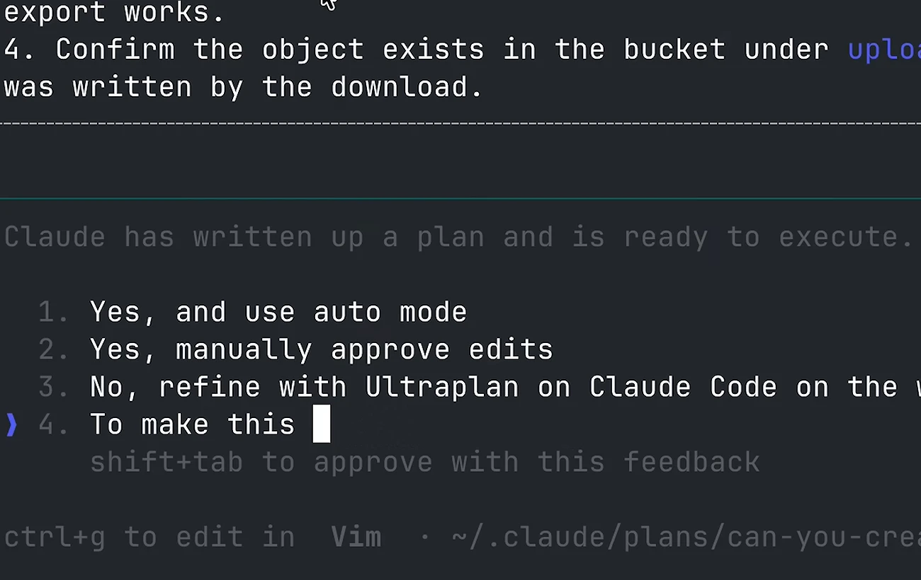 터미널에 'Claude has written up a plan and is ready to execute'와 함께 1. Yes, and use auto mode / 2. Yes, manually approve edits / 3. No, refine / 4. To make this 라는 계획 승인 선택지가 뜬 화면.